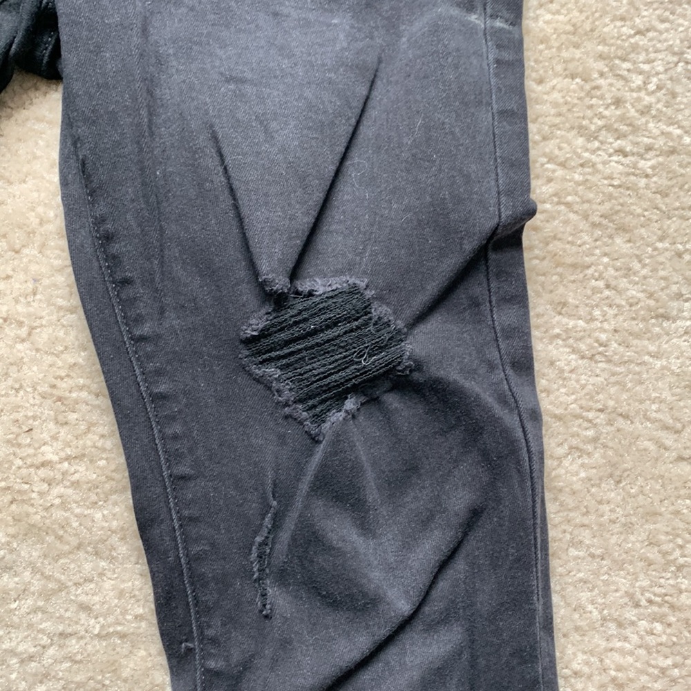 Old Navy size 8 Mid-Rise Rockstar Distressed Super Skinny Black Ankle Jeggings - Picture 4 of 10